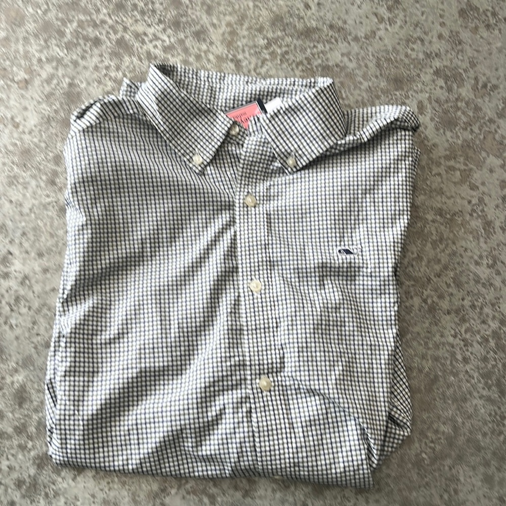 Men’s vineyard vines, long sleeve button up size medium